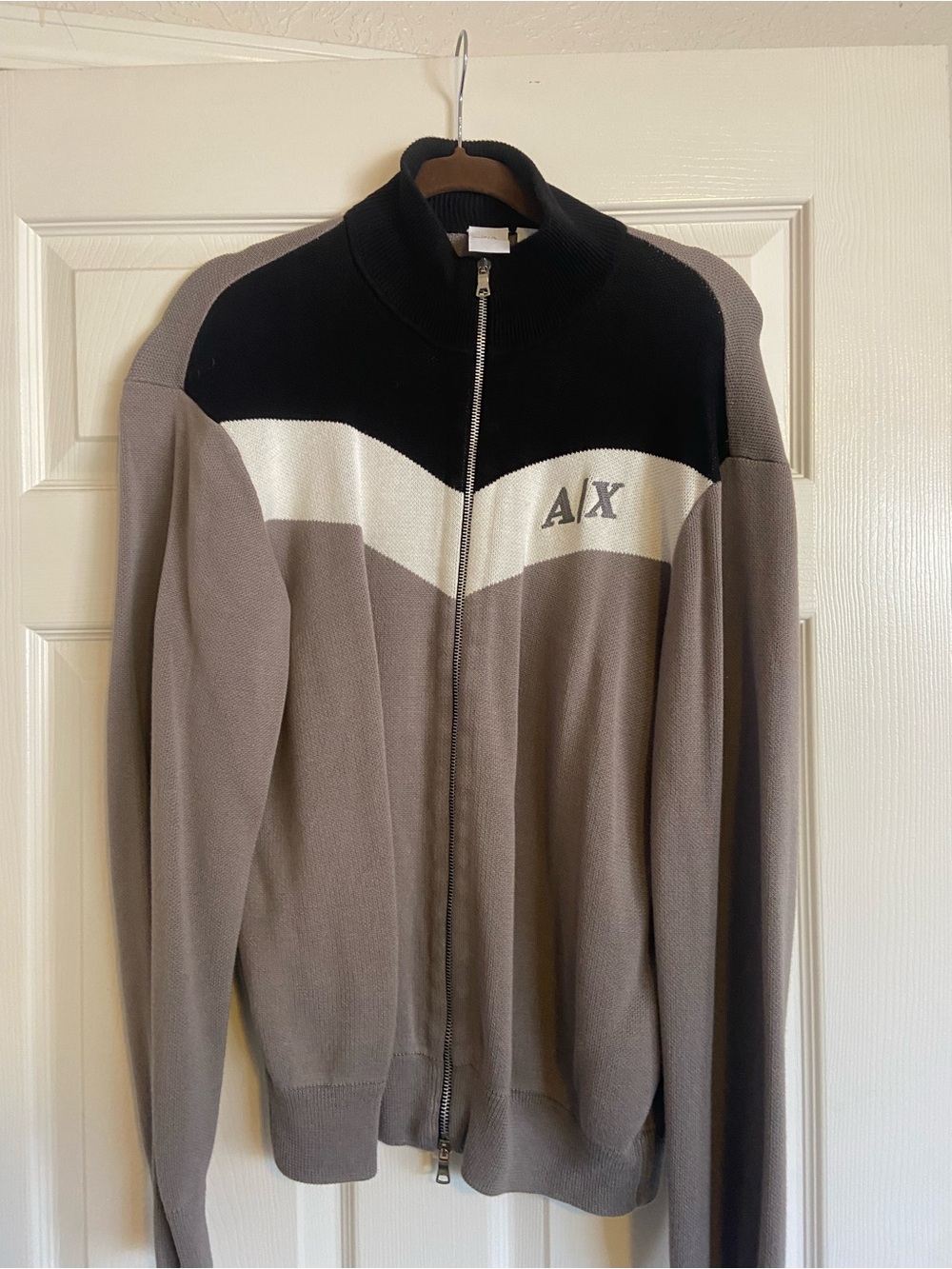 Armani Exchange Y2K era vintage Men’s Black, Gray & White Zip-Up Sweater